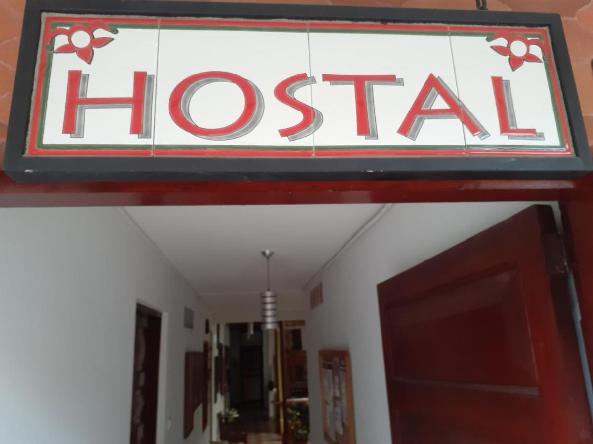Hostal La Comedia Jardín Extérieur photo