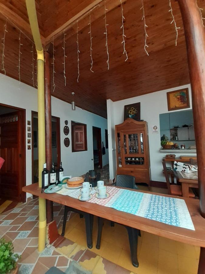 Hostal La Comedia Jardín Extérieur photo