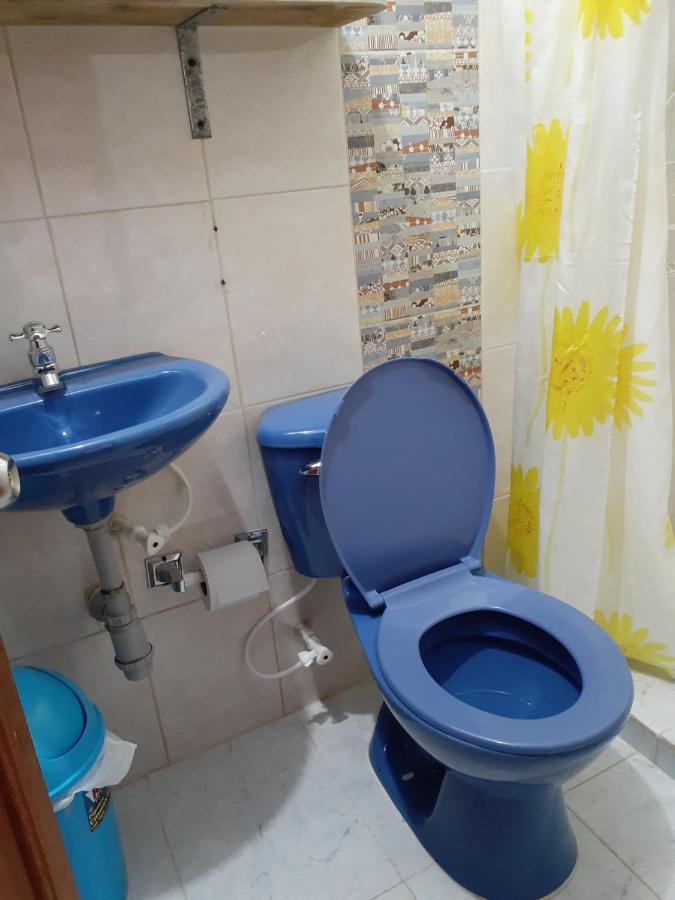 Hostal La Comedia Jardín Extérieur photo
